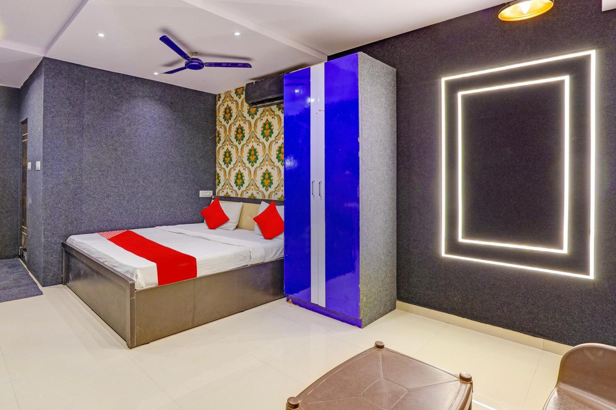 Hotel O Lotus Hotel Сурат Экстерьер фото