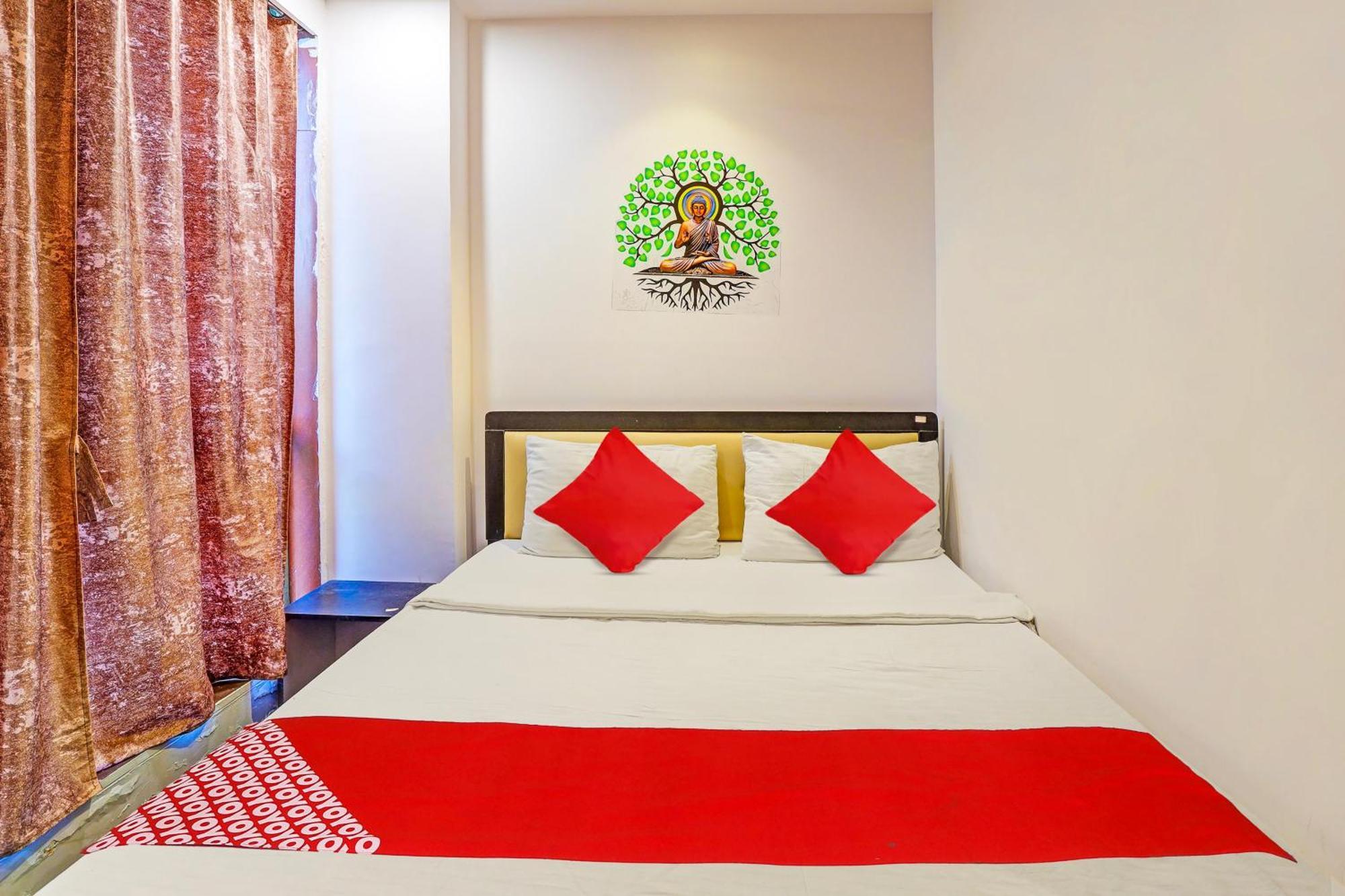 Hotel O Lotus Hotel Сурат Экстерьер фото