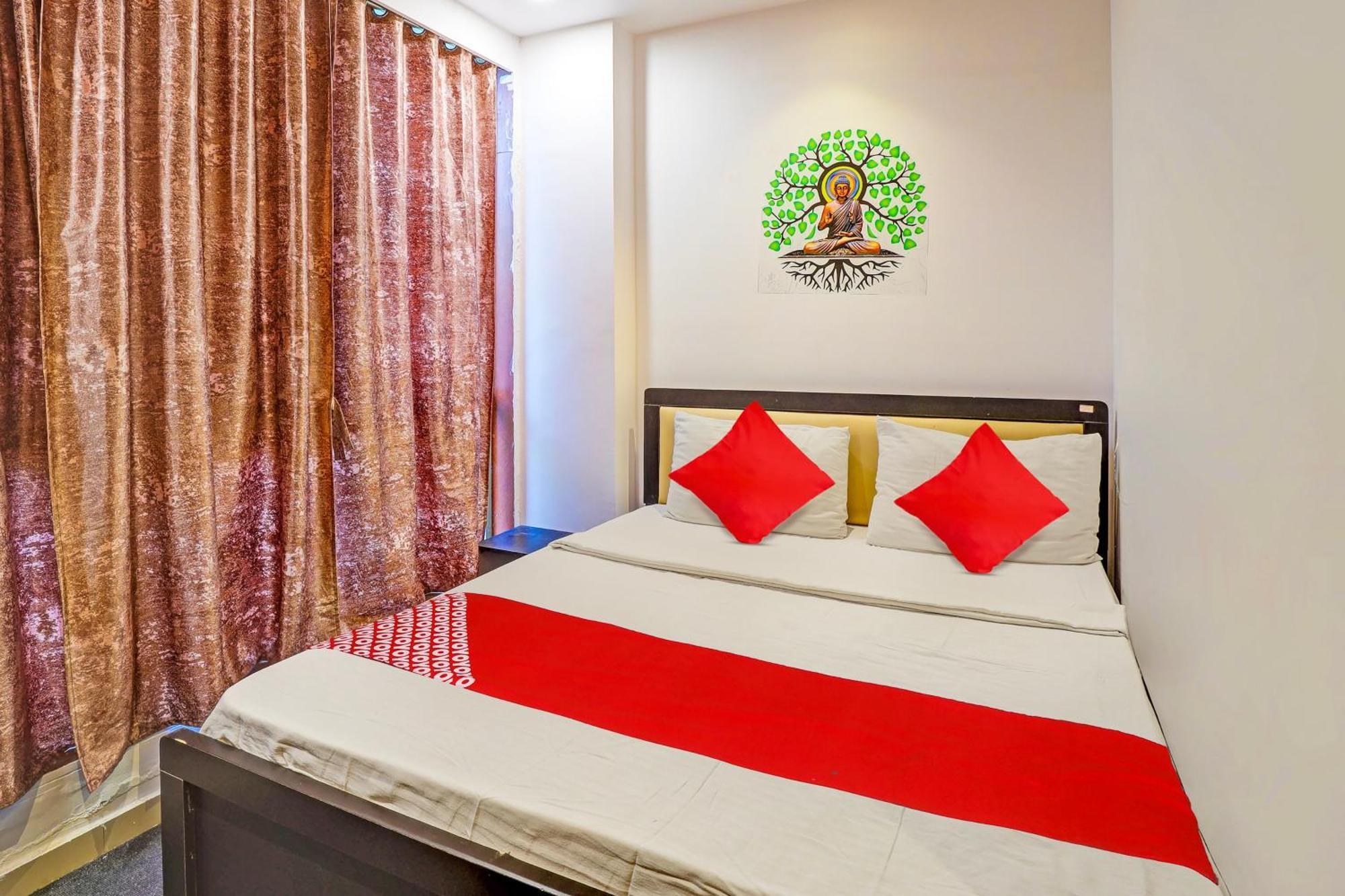 Hotel O Lotus Hotel Сурат Экстерьер фото